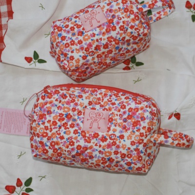 Kwiatki - kosmetyczka kuferek
